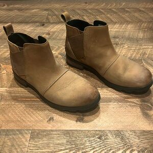 Sorel Emelie women’s 8.5 ankle boots/booties